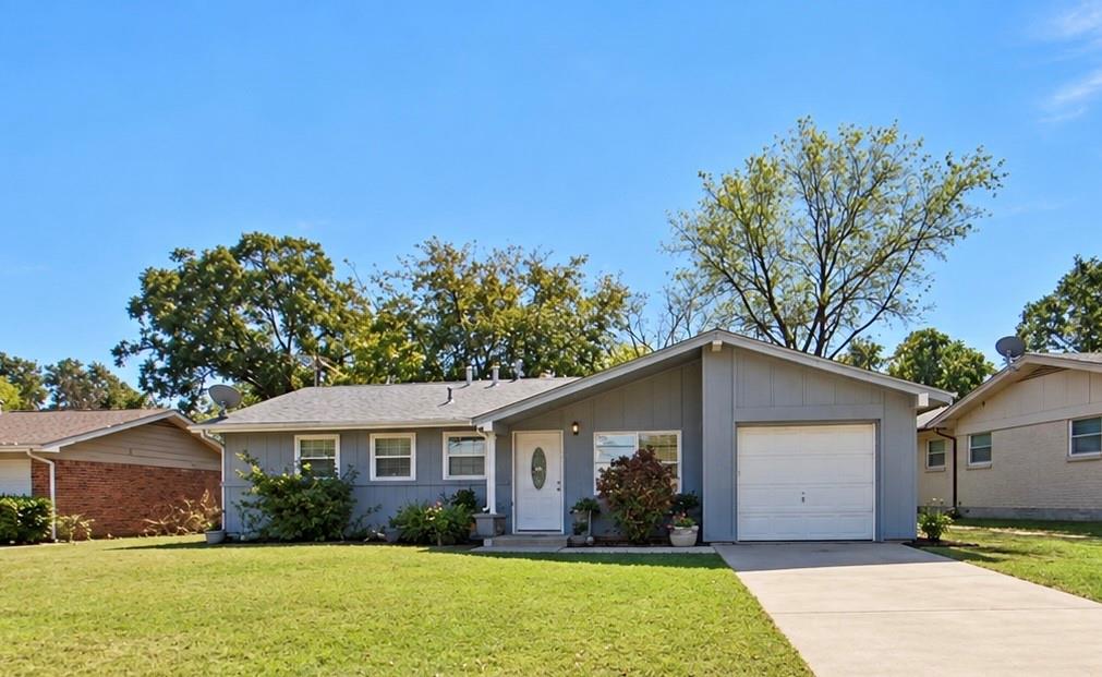 Photo of 8829 Easley Street, White Settlement, TX 76108 (MLS # 21419872)
