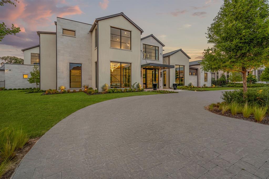 1901 Meadow View Court