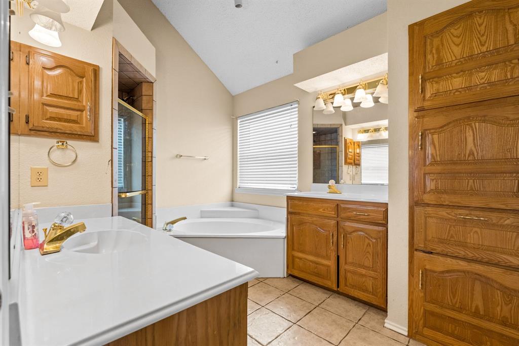 Fort Worth, Texas 76108, United States, 4 Bedrooms Bedrooms, ,3 BathroomsBathrooms,Residential,Active,131795