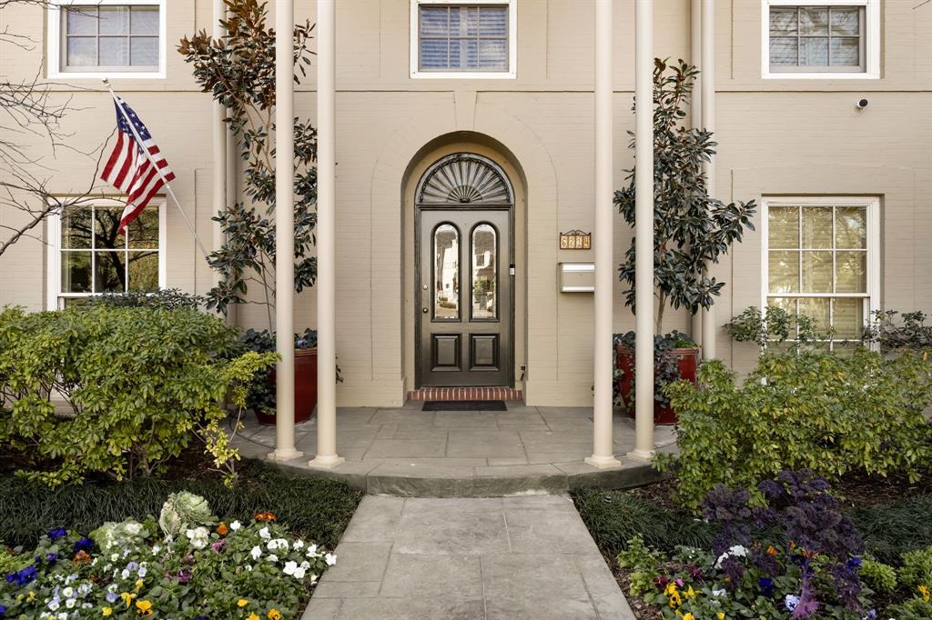 6214 Deloache Avenue