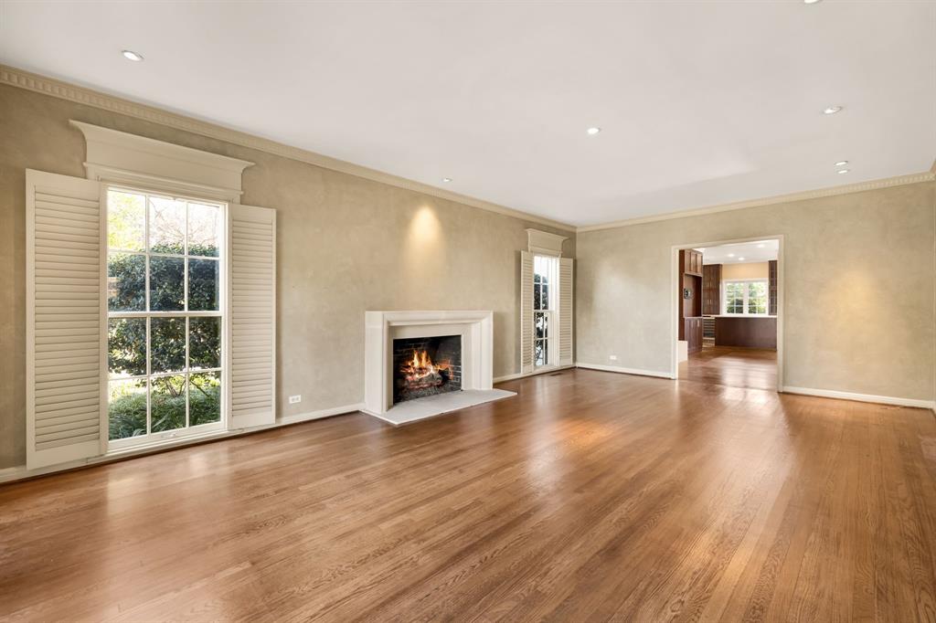 6214 Deloache Avenue