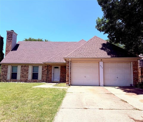 Photo of 4314 Lorraine Avenue, Grand Prairie, TX 75052 (MLS # 21331436)