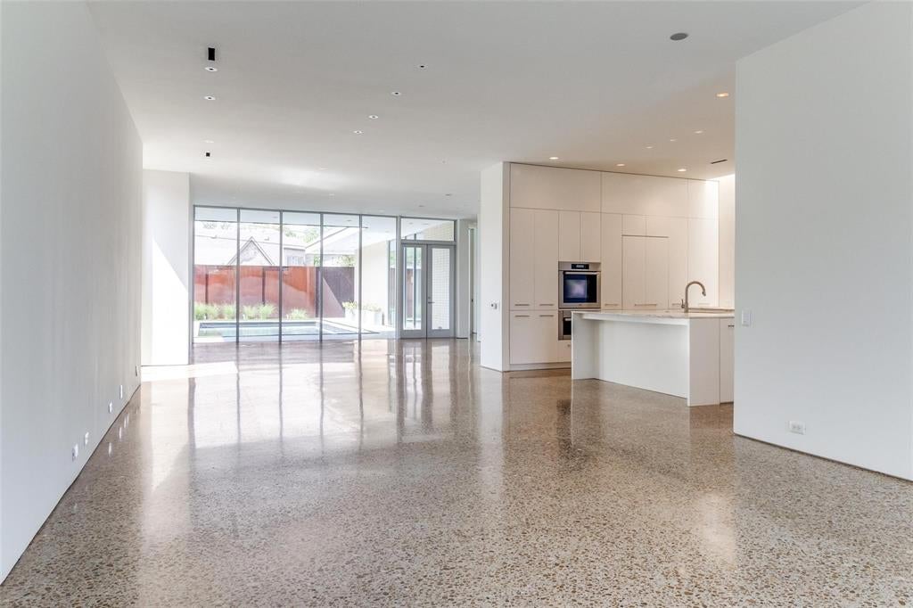 Photo of 6035 Prospect Avenue, Dallas, TX 75206 (MLS # 21304766)