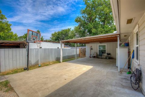 A home in Sulphur Springs