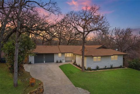 608 W Redbud Drive Hurst TX 76053