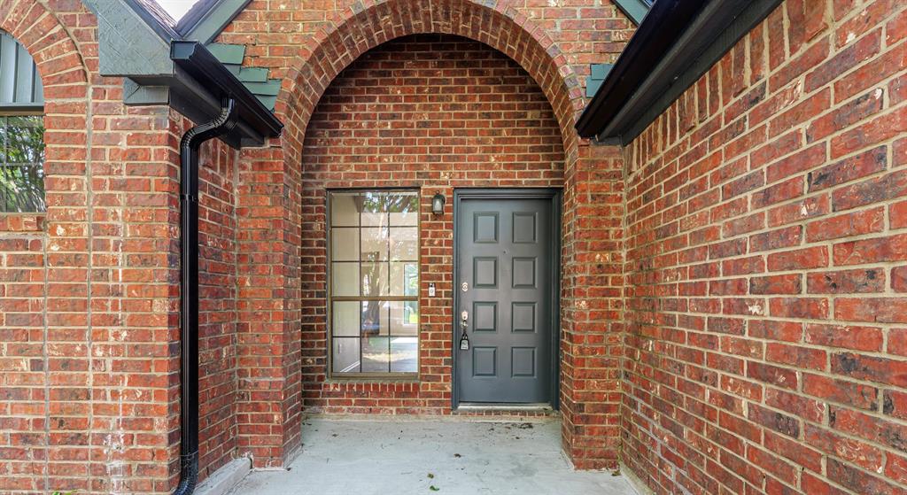 6105 Meadowside Trail