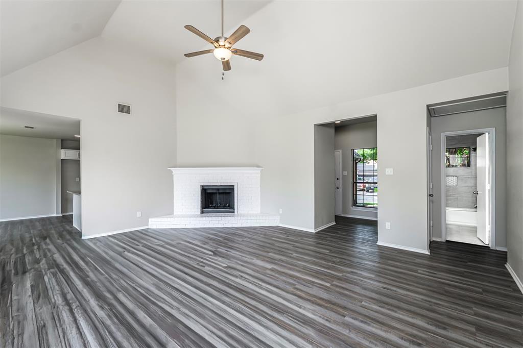 6105 Meadowside Trail