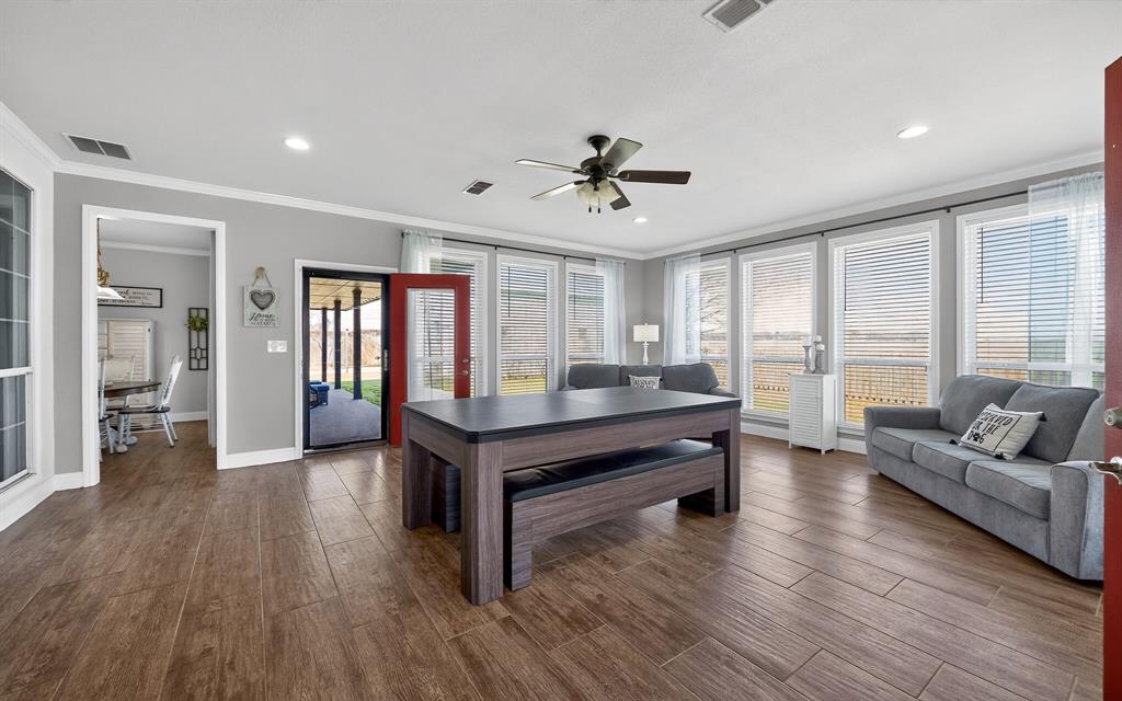 2515 Lakeshore Drive