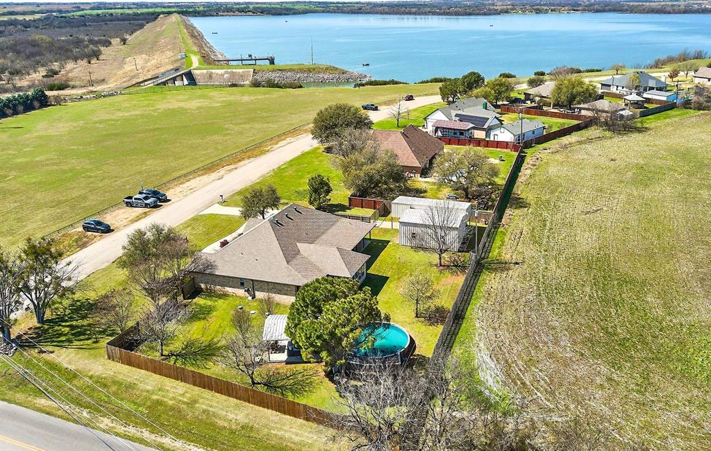 2515 Lakeshore Drive