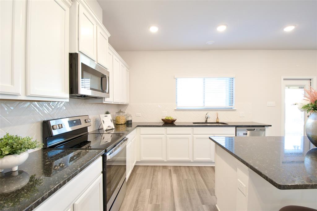 PARK MEADOWS - Residential