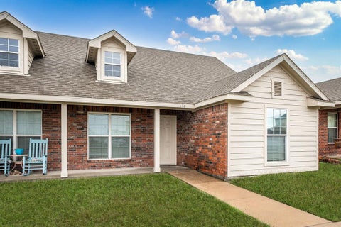 Photo of 640 W Marshall Street, Van Alstyne, TX 75495 (MLS # 21336791)