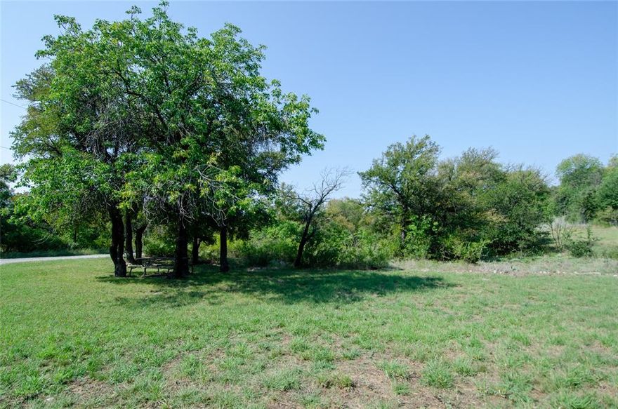 9 PARK-LIKE LOTS that span Lure and Bluff Streets in Lakeview Estates. Lakeview community with common boat ramp and picnic area. Build your home or barndominium with no size restrictions close to the lake outside of city limits. Voluntary HOA. Manufactured homes and barndos OK. Water line is close by. No restrictions. 10 minutes to Bridgeport amenities, restaurants stores and shopping. One hour from DFW airport.