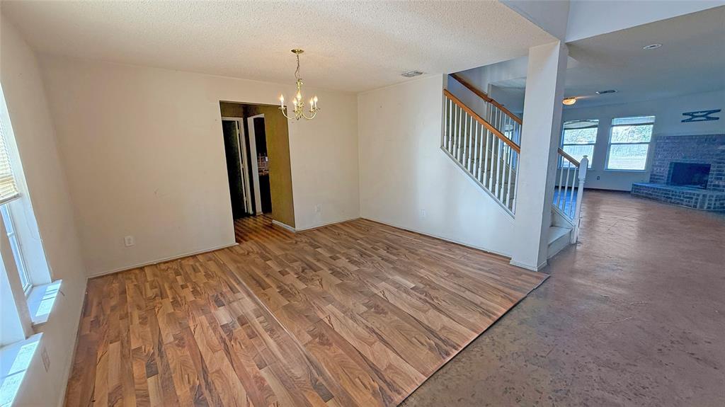 7105 Lake Roberts Way