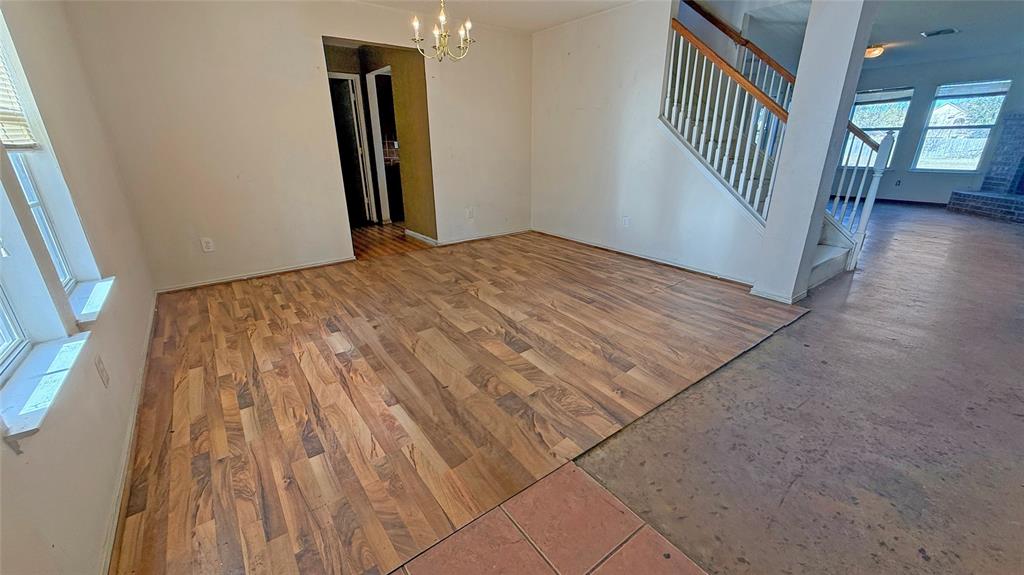 7105 Lake Roberts Way