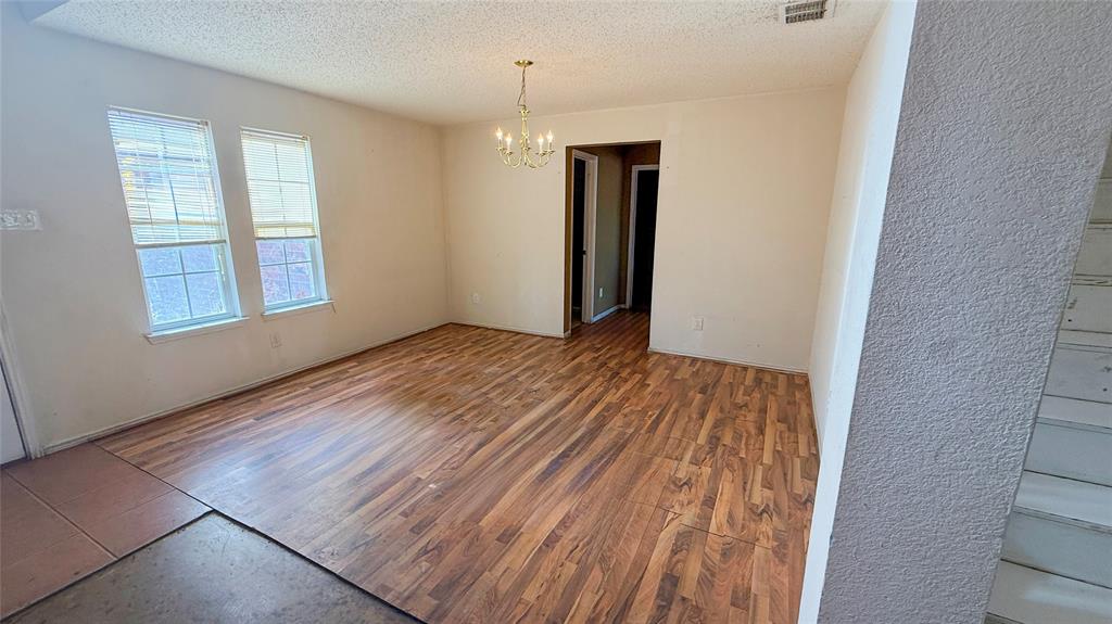 7105 Lake Roberts Way