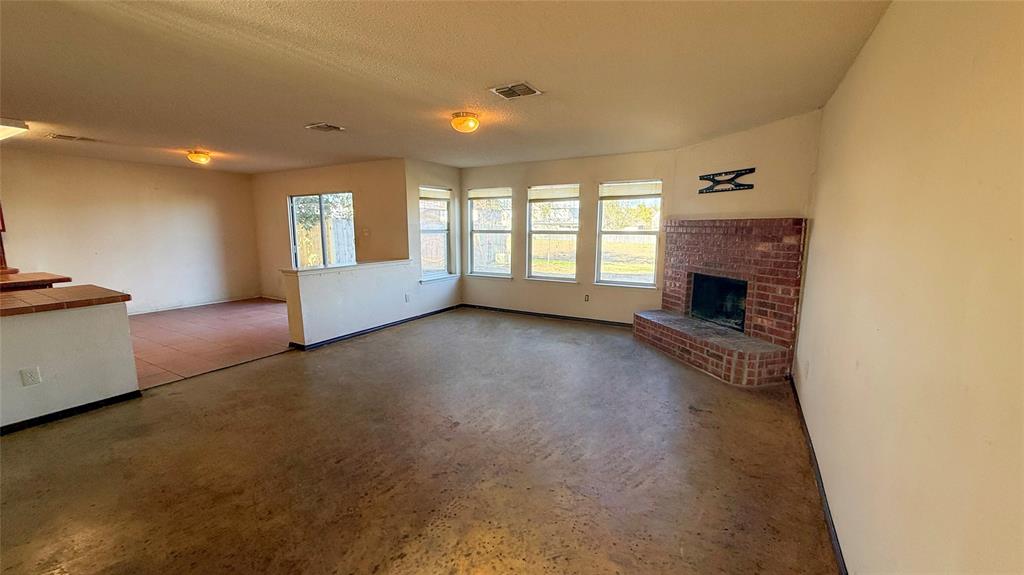 7105 Lake Roberts Way