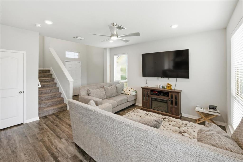 10701 Kestrel Court