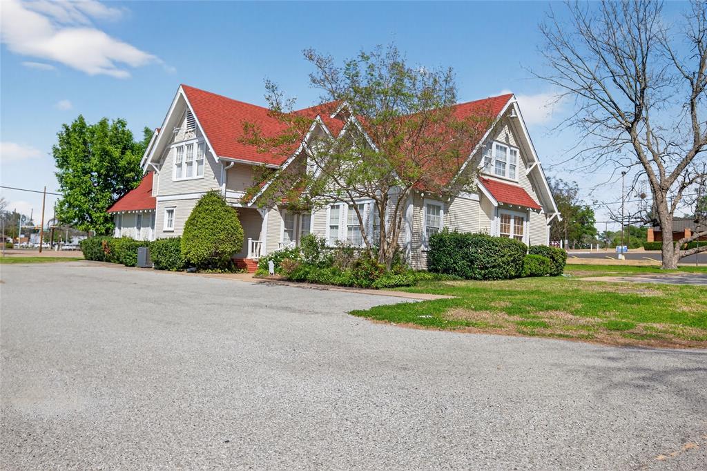 Photo 1 of 39 — 214 E College Street, Athens, TX 75751