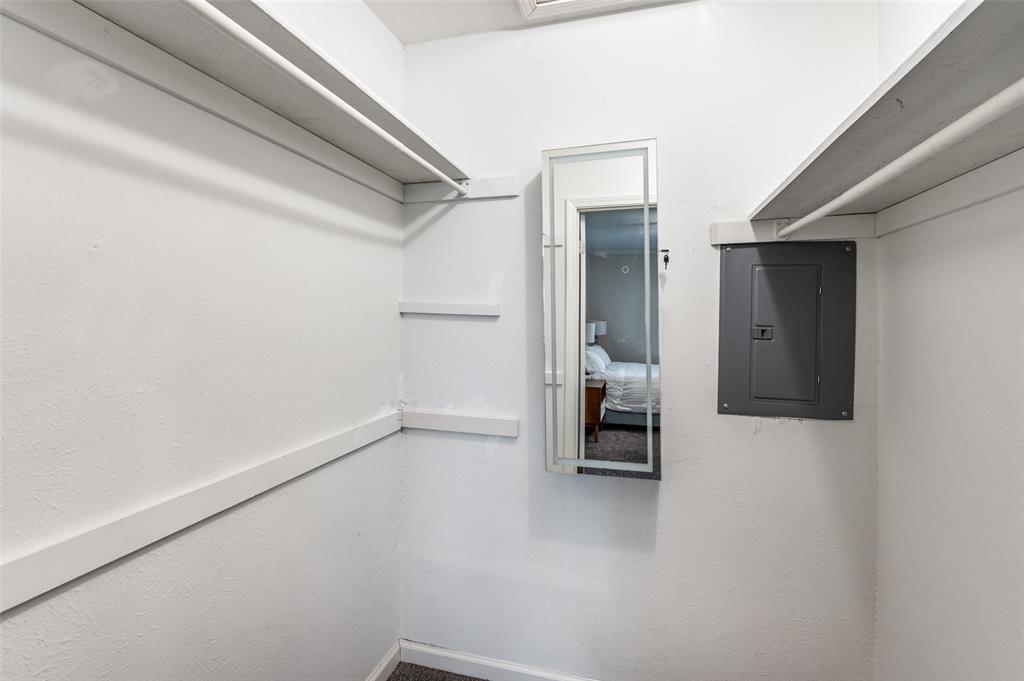 Oaks On The Lane Condo Ph 02 - Residential