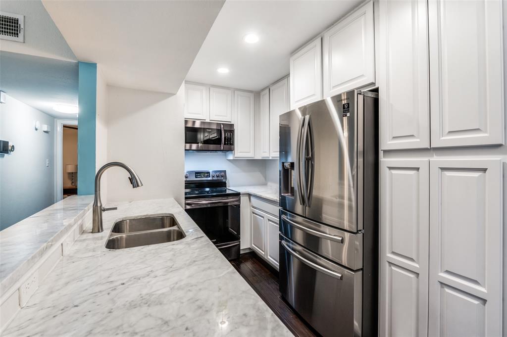 Oaks On The Lane Condo Ph 02 - Residential