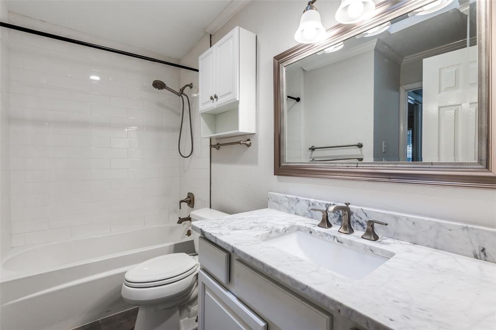 Oaks On The Lane Condo Ph 02 - Residential