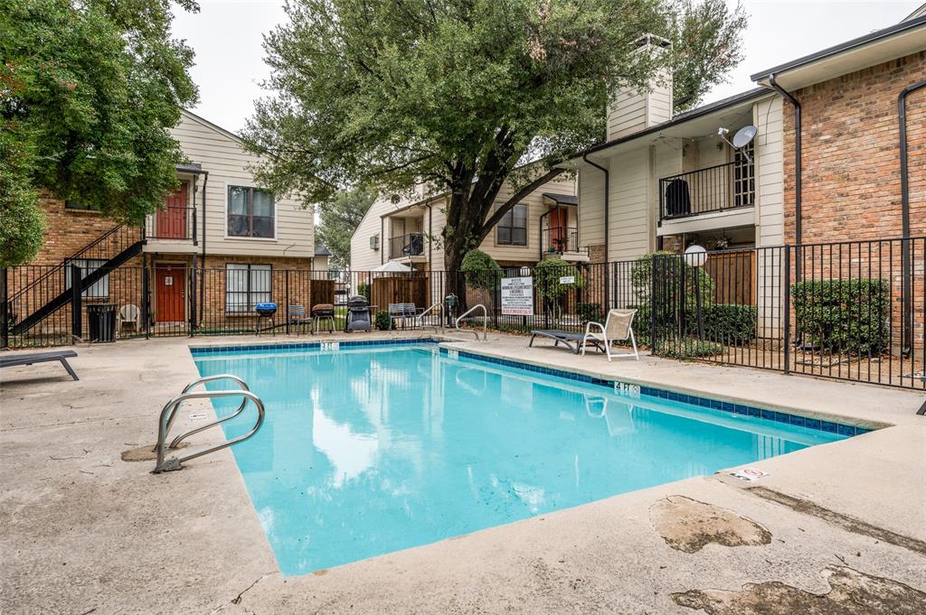 Oaks On The Lane Condo Ph 02 - Residential