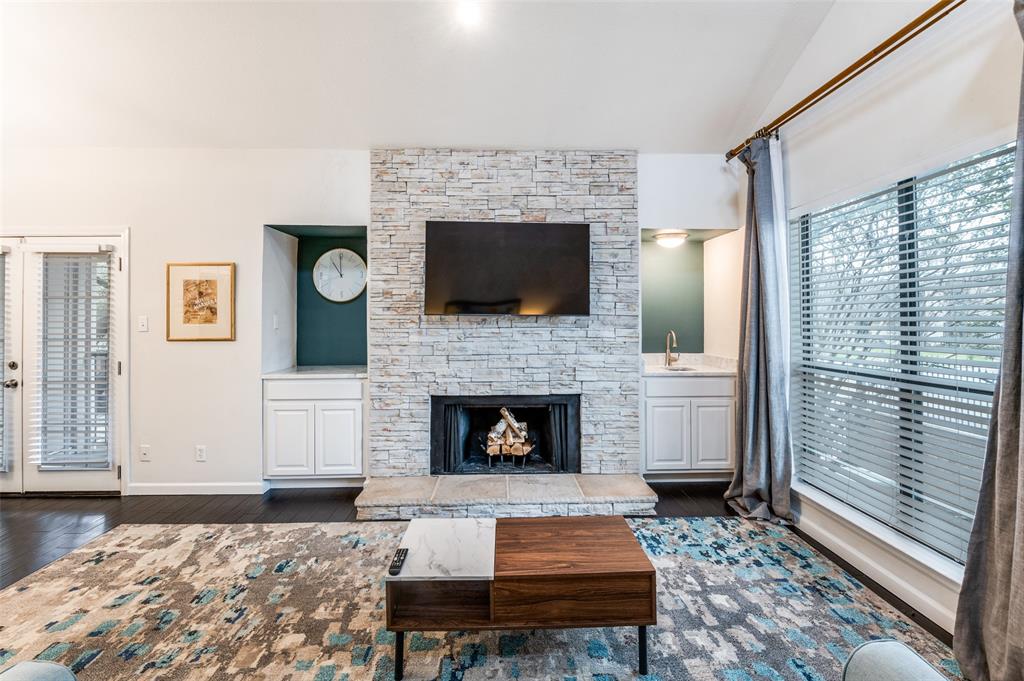 Oaks On The Lane Condo Ph 02 - Residential