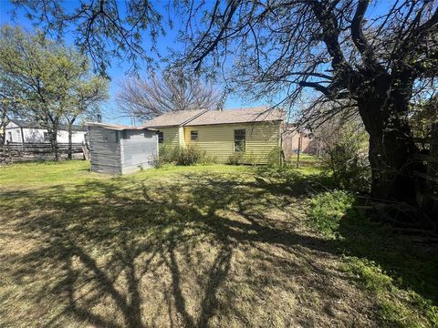 A home in Jacksboro