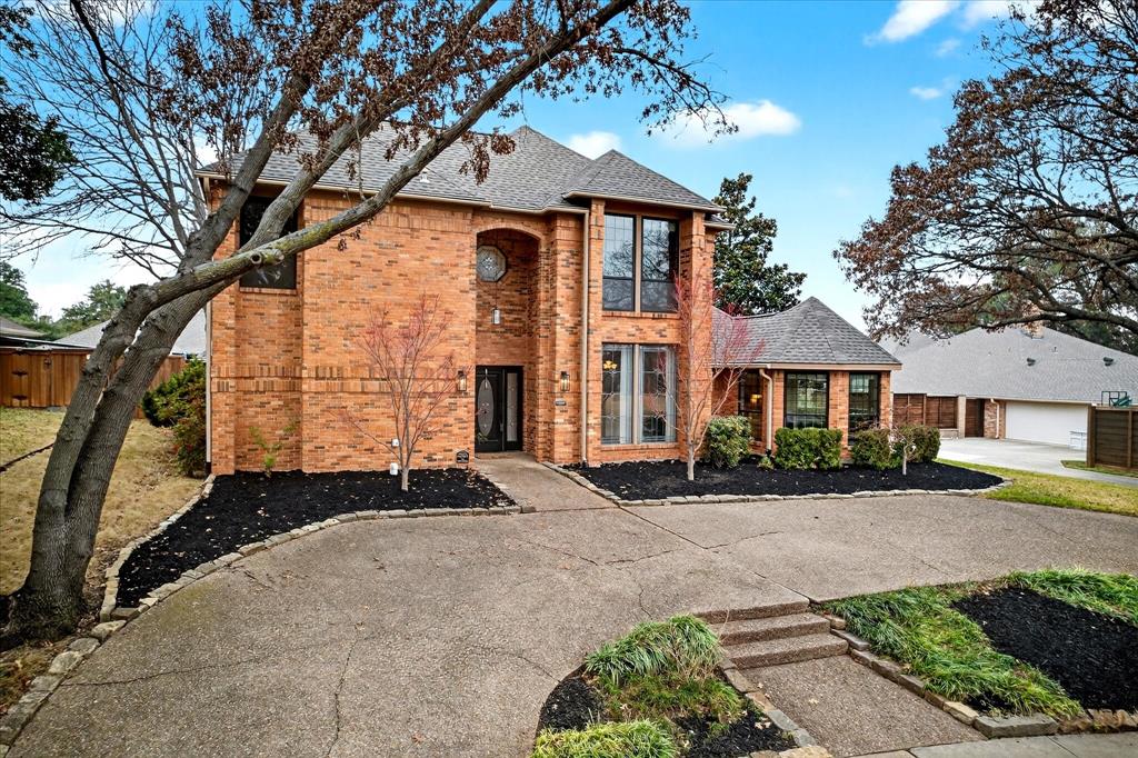 1401 Glastonbury Drive