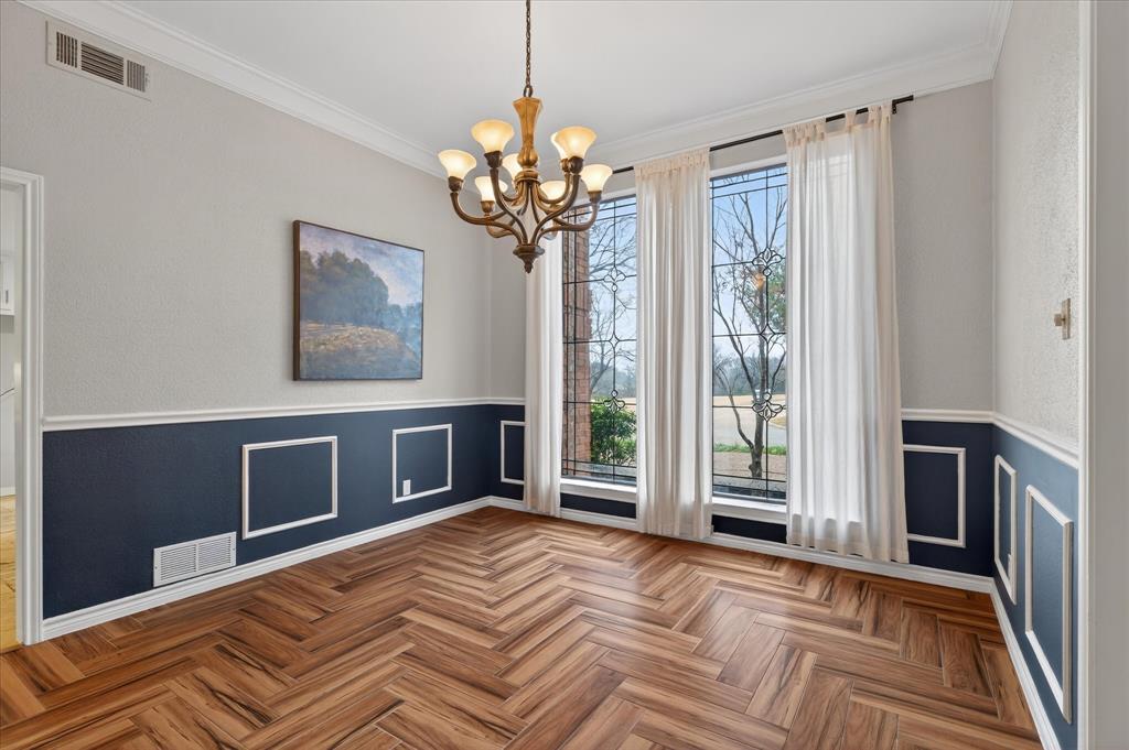 1401 Glastonbury Drive