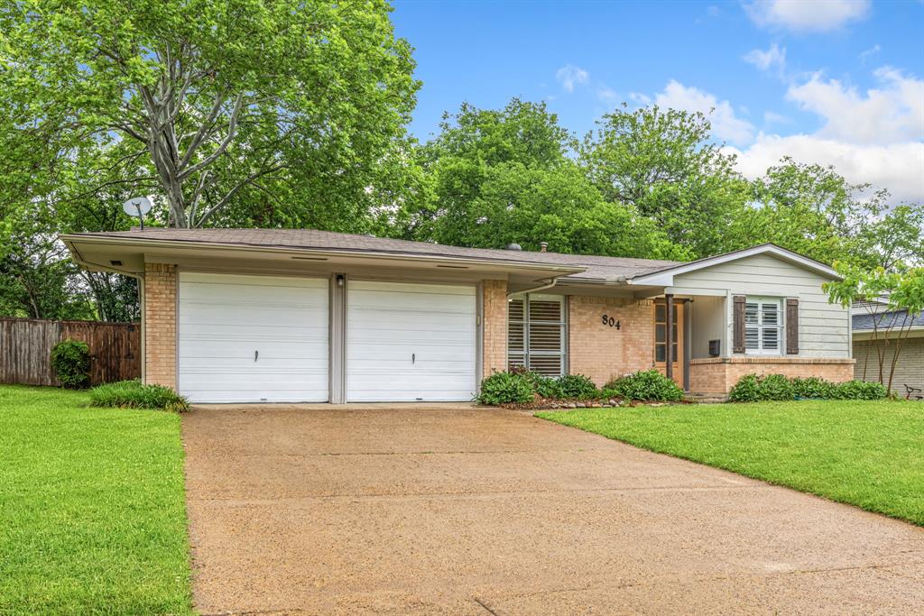 804 Wisteria Way