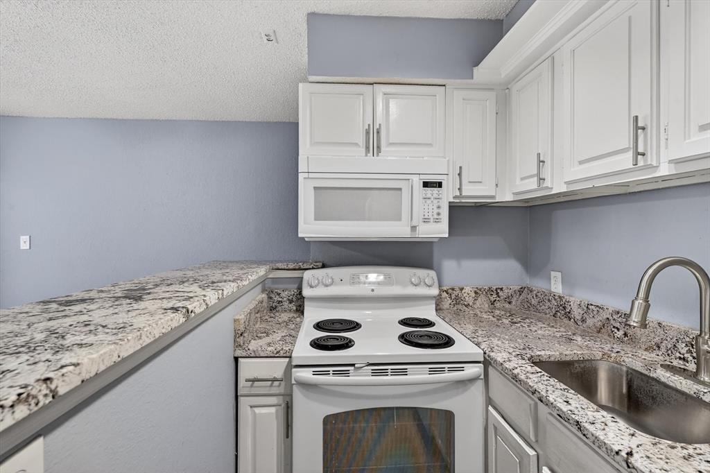 Oak Creek Condo - Residential