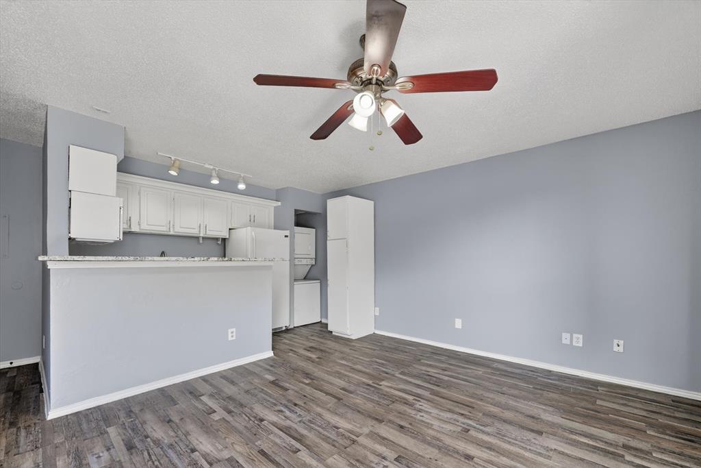 Oak Creek Condo - Residential