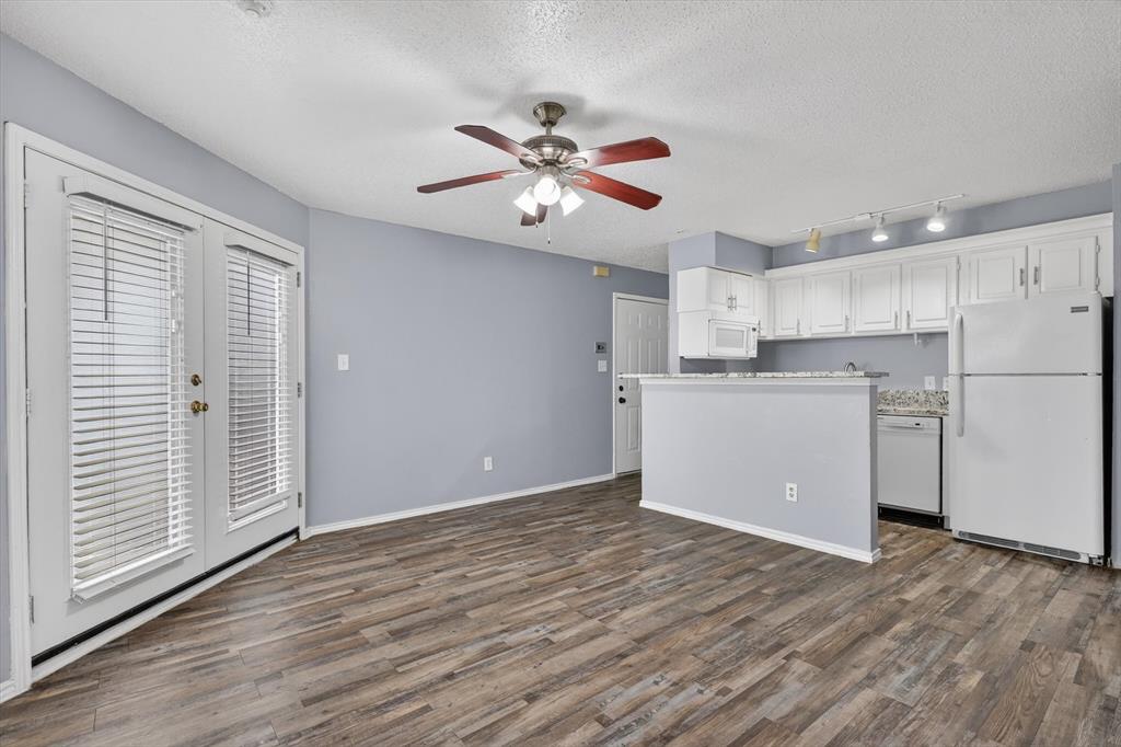 Oak Creek Condo - Residential