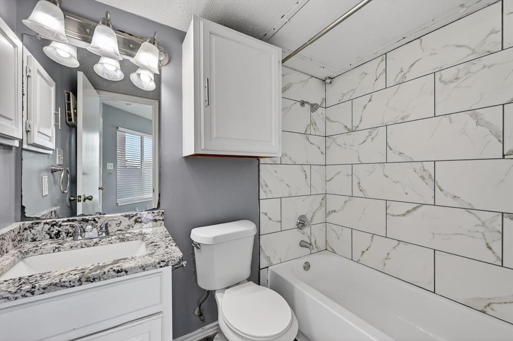 Oak Creek Condo - Residential