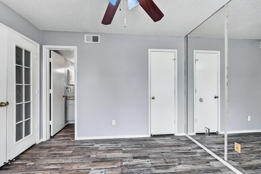 Oak Creek Condo - Residential