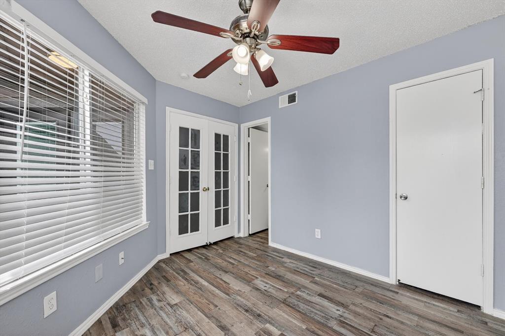 Oak Creek Condo - Residential
