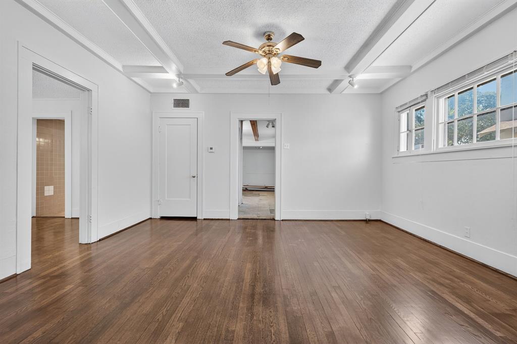 Hitt - Commercial Sale