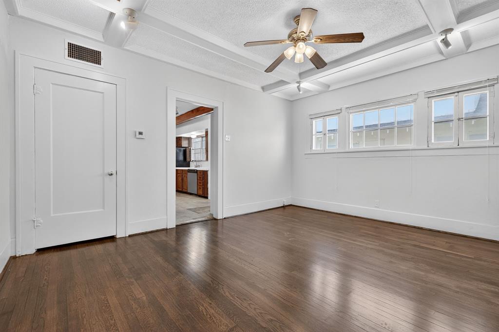 Hitt - Commercial Sale