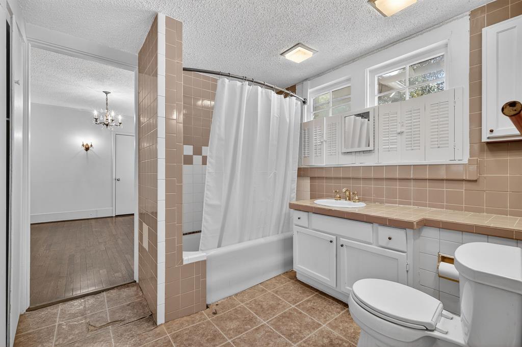 Hitt - Commercial Sale