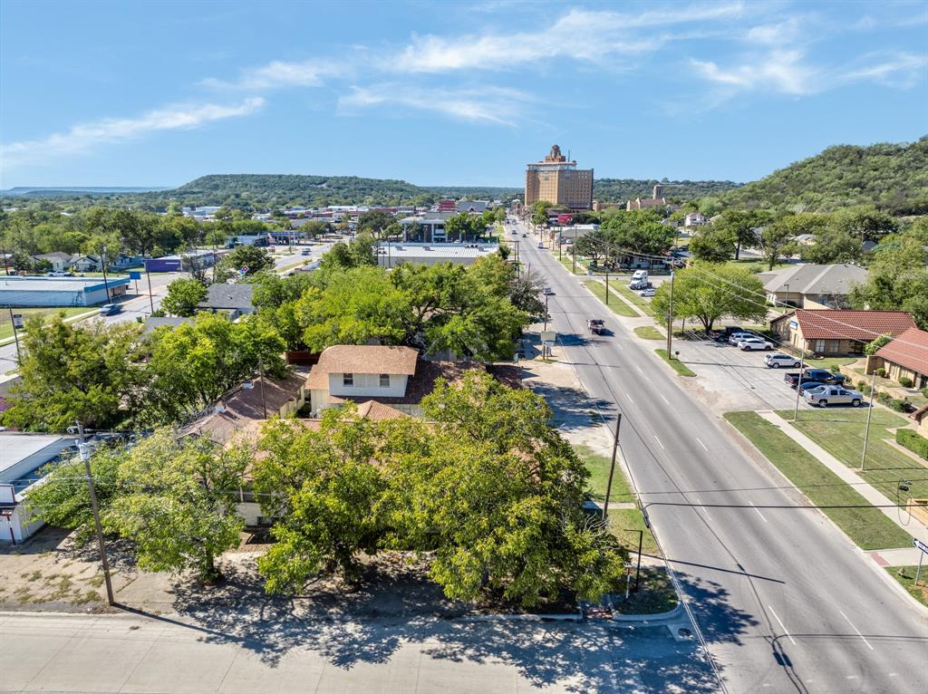 Hitt - Commercial Sale