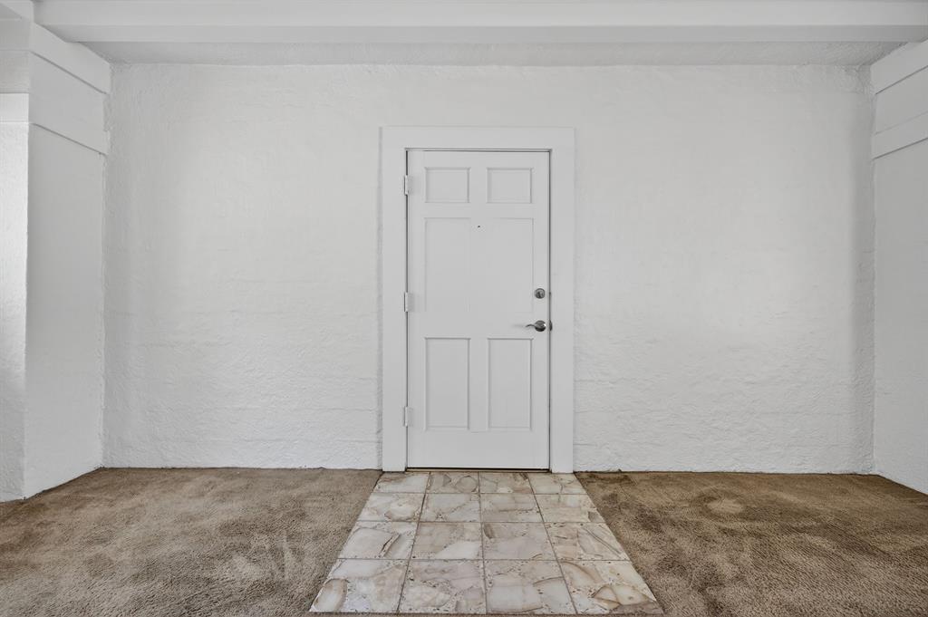 Hitt - Commercial Sale