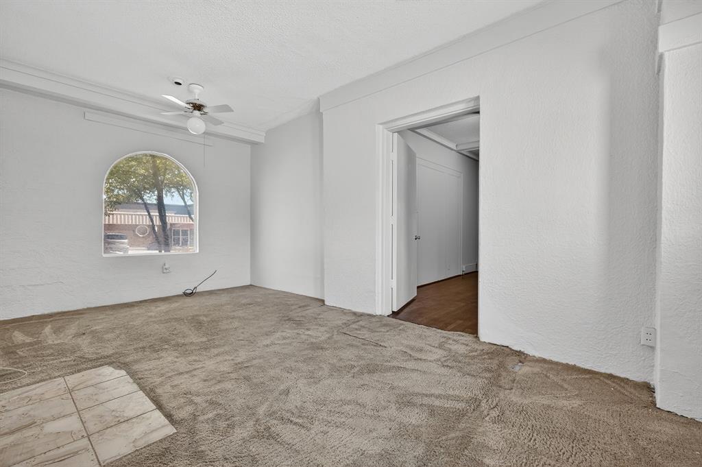 Hitt - Commercial Sale