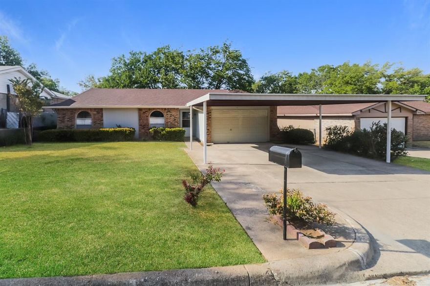 Welcome to your dream home! Step inside this pet-friendly home featuring modern finishings and a layout designed with functionality in mind. Enjoy the storage space found in the kitchen and closets as well as the spacious living areas and natural light throughout. Enjoy outdoor living in your yard, perfect for gathering, relaxing, or gardening! Take advantage of the incredible location, nestled in a great neighborhood with access to schools, parks, dining and more. Don't miss a chance to make this house your next home! Beyond the home, experience the ease of our technology-enabled maintenance services, ensuring hassle-free living at your fingertips. Help is just a tap away! Self-touring is available 8AM-8PM. Apply now!