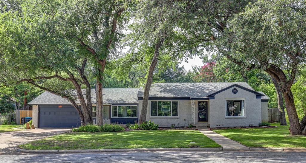2107 Cardinal Lane