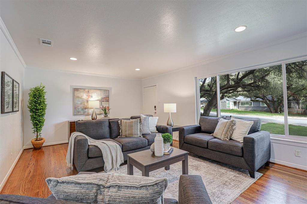 2107 Cardinal Lane