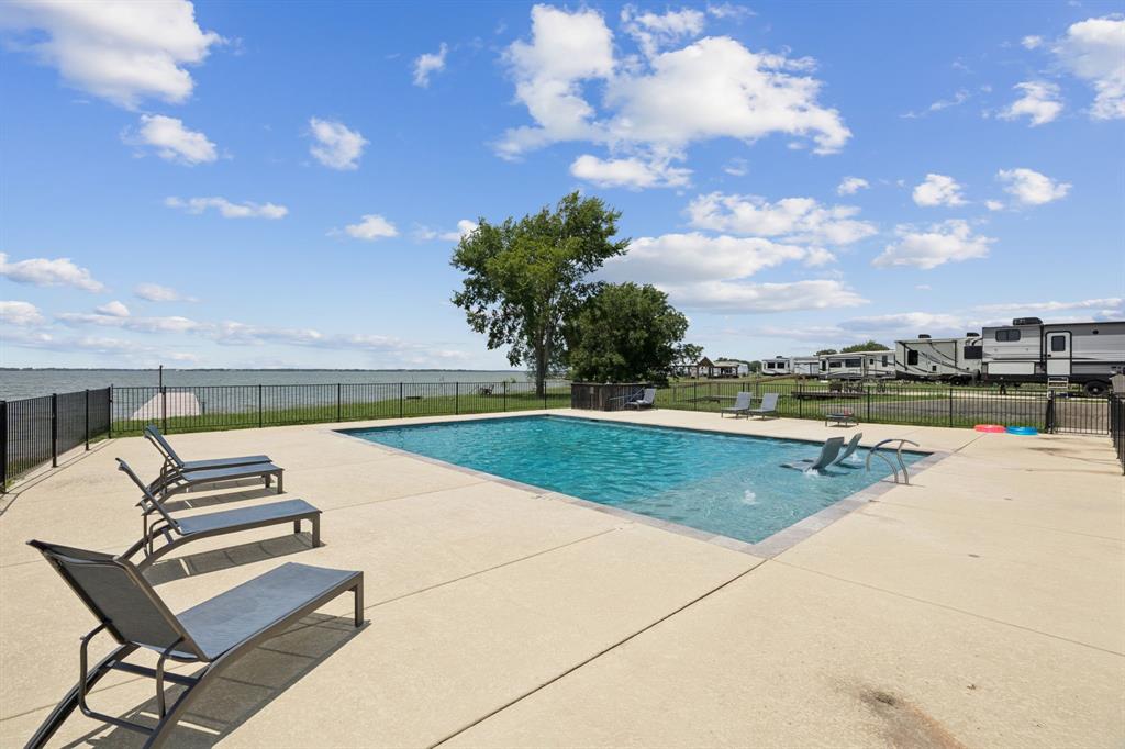 Penninsula Point - Land