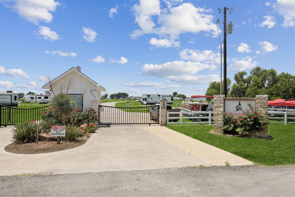 Penninsula Point - Land