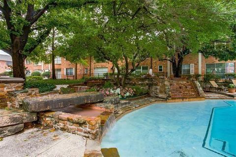 Photo of 3016 Mahanna Springs Dr #D, Dallas, TX 75235 (MLS # 21230889)