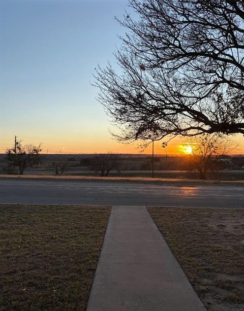 A home in Comanche